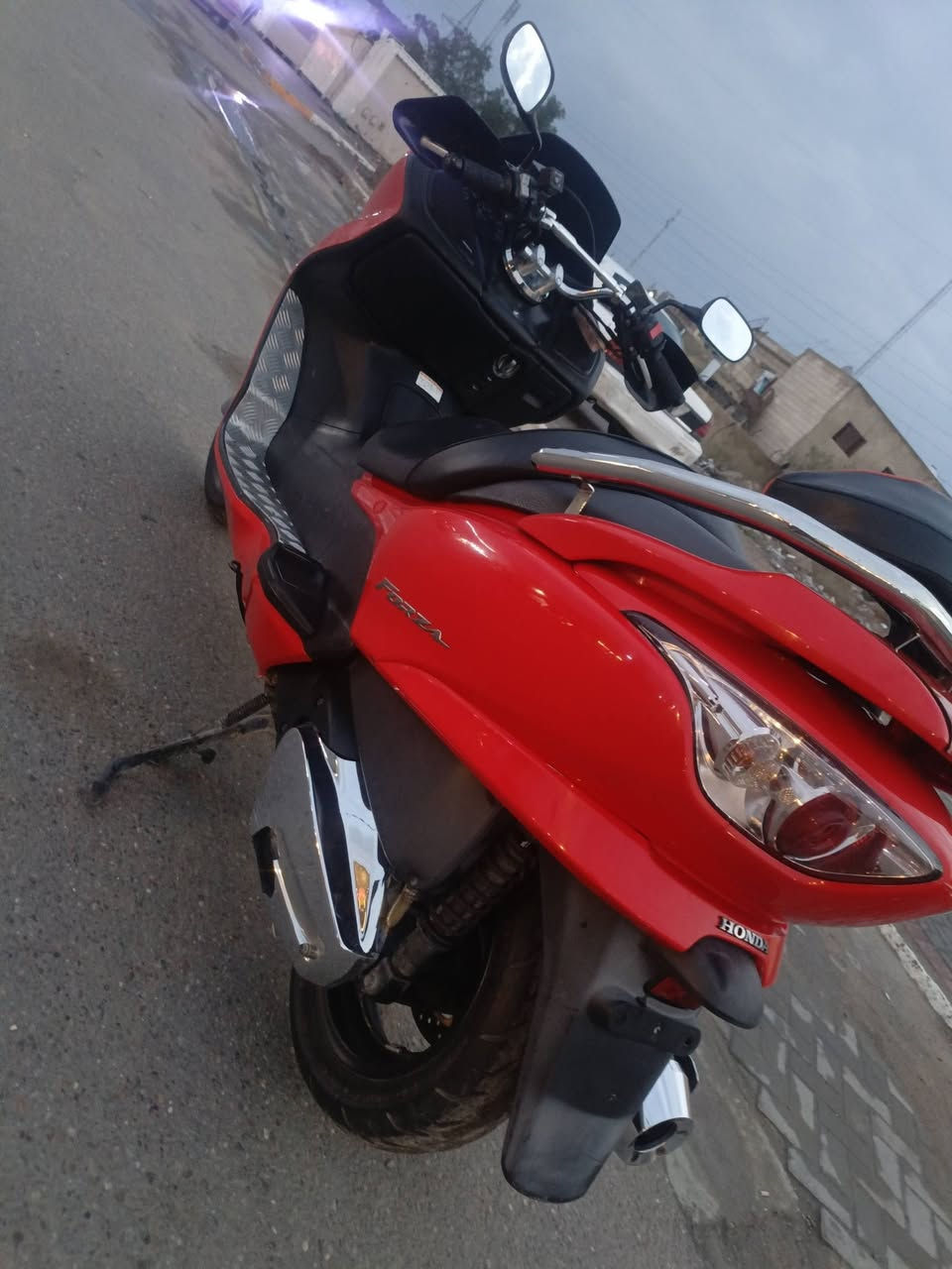 سلام عليكم دراجه فورزه 9/0 دراجه صالهه 15 يوم نازله من الرمبه دراجه جديده اي نقص مابيهه تدفئه بليدات ام بي ثري بلادي كهربائيات محرك كلها بلاديه مكانهه الدوره ابو دشير  الشراي يتصل***********
