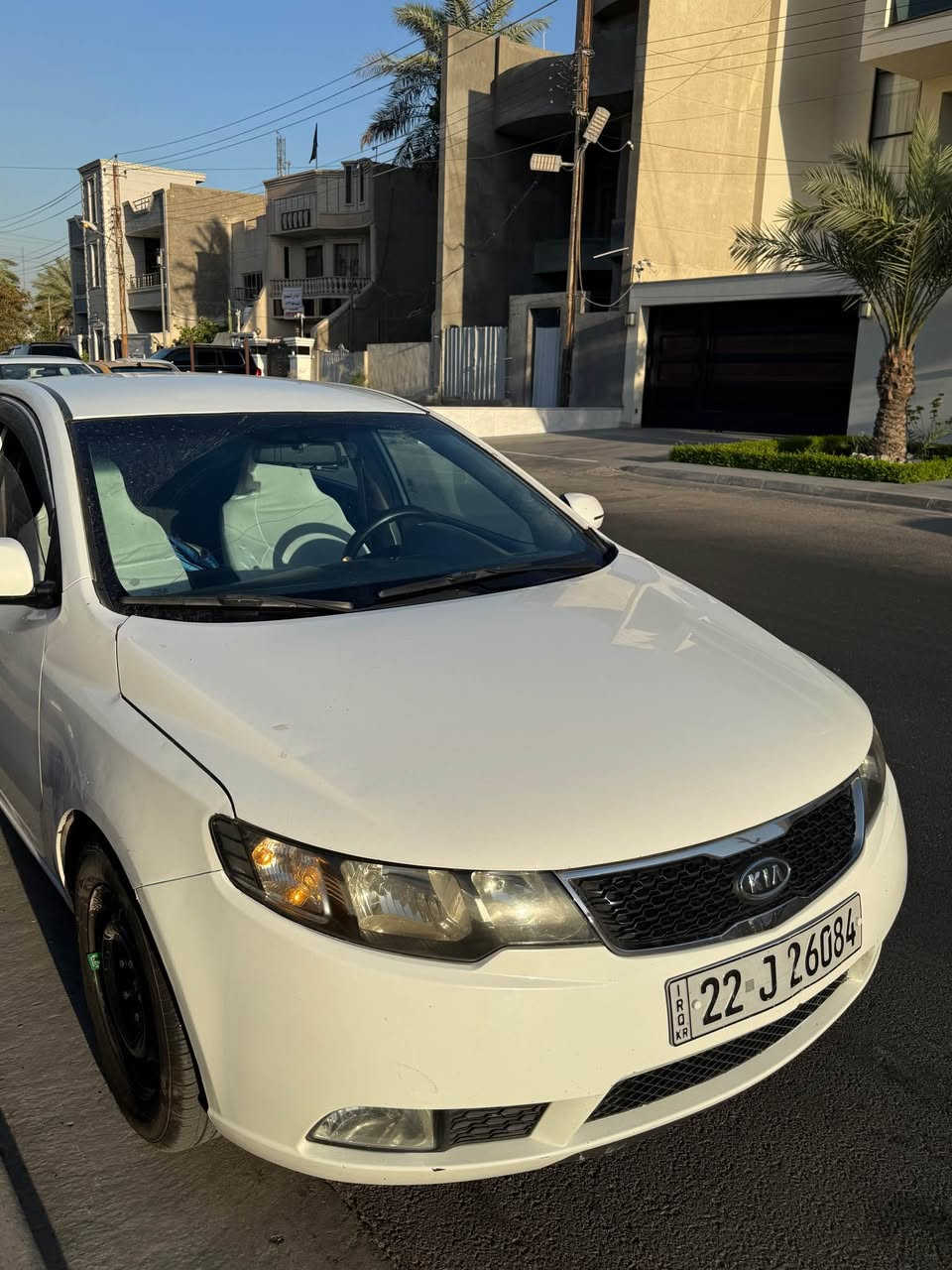 سيراتو ٢٠١٣ وراد خليجي 
موصفاتها :
كير٦نمر وحساسات خلفية ومري شفط كامرة خلفية وامامية(داش كام) محرك١٦٠٠دوش وكلشي شغال سيارة مرتبة وخير من الله ومداريها 
صبغ بيها حزام مو كامل اثر شخوط وبيها وطخة خفيفة ليكدام 
رقمي *********** بي واتساب بغداد, العراق
