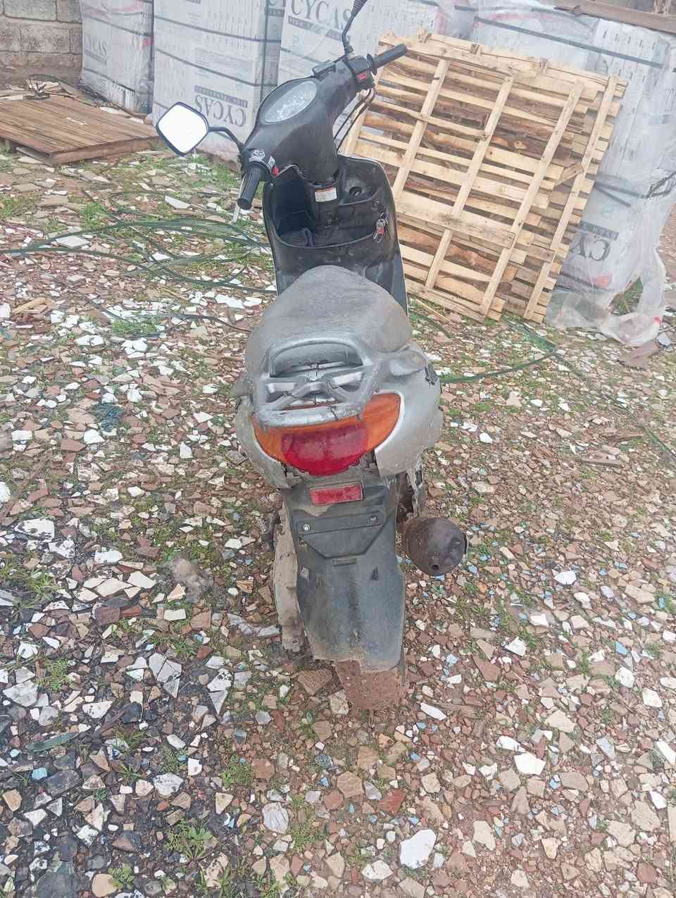 متاح دراجة یاماها اکزز لاصرف لاتبخير لاصوت كلشي شغال نكرة سلف مابيها اي عيب200بي مجال ***********0
