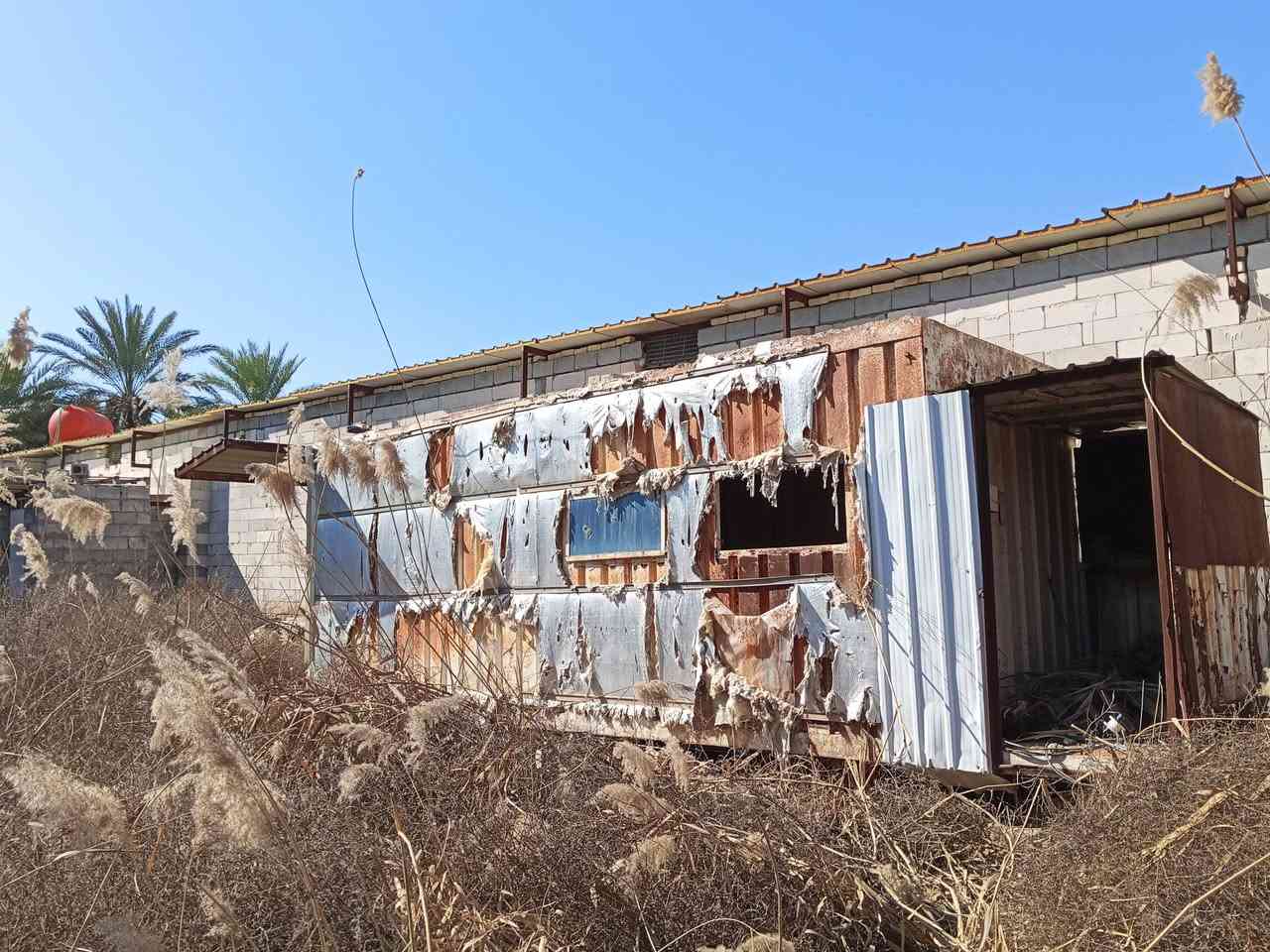 للبيع طول 9 م ***********
