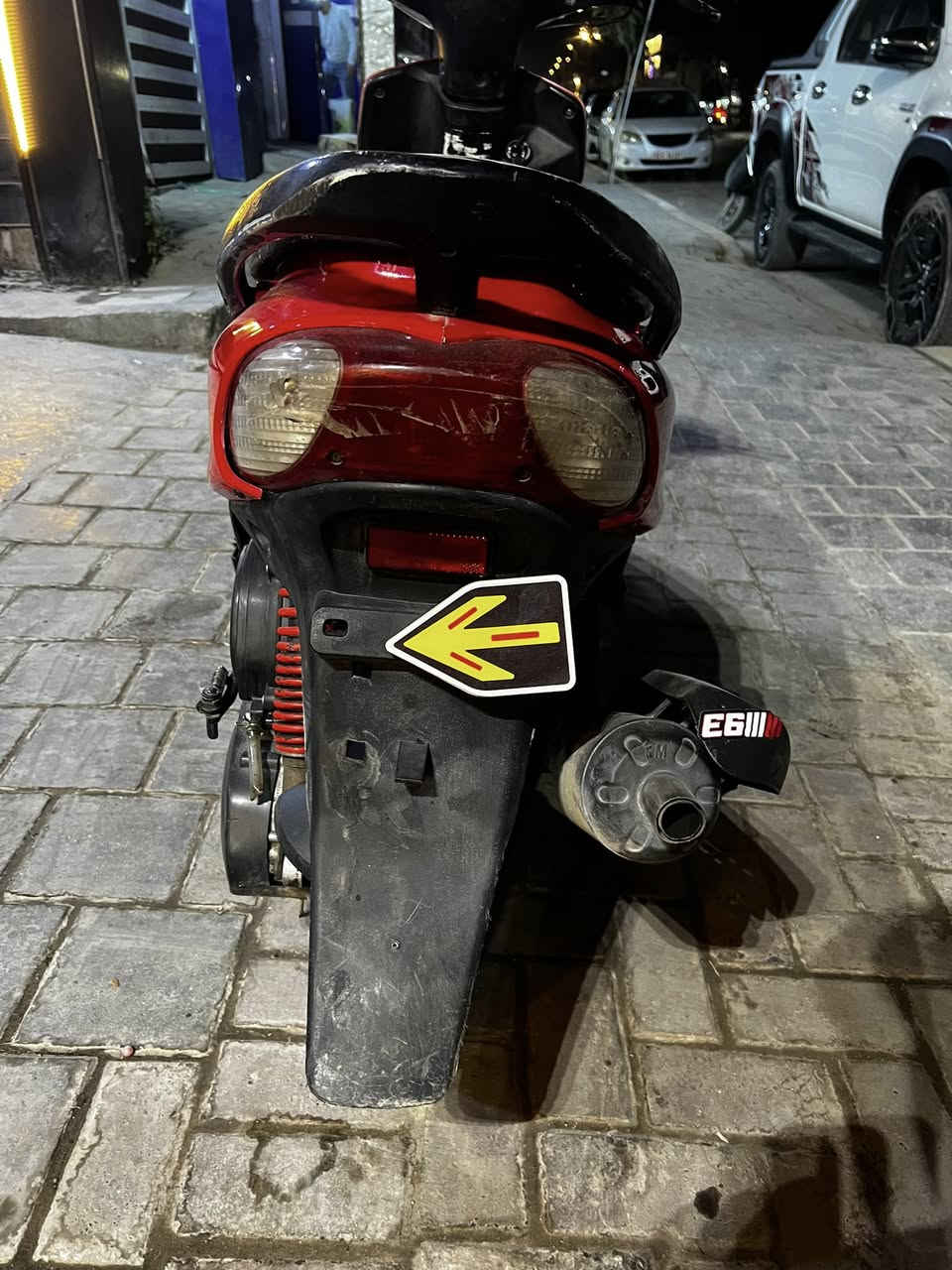 ماكس قجمه بلاديه رمبه الله شهاد مصالي نزلته ب850الف قبل 3اشهر بعده زيرو حتى مماشيه كهربائيات كله شغاله اشاير هورن سلف ماصده دشبول 
بس طوافه خربانه 
تايرات جديد دبلات جديد 
مكينه بلاد ممفتوحه خرسه 
رايده ب425وبيه مجال 
عنوان بغداد الشعب شارع عدن 
***********
