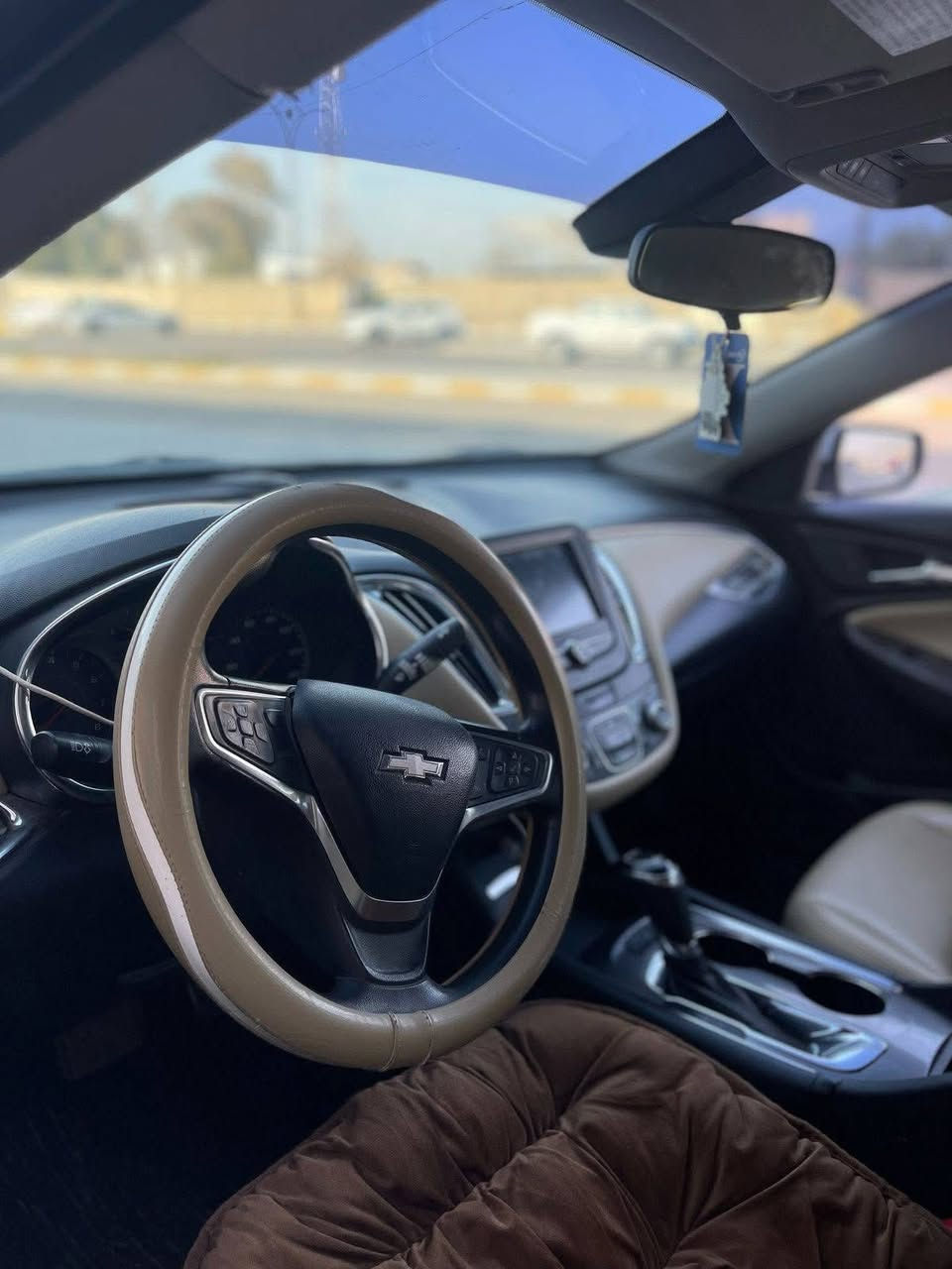 ماليبو 2018  Lt للبيع
مكينه 1500 تيربو
مواصفات:
كير At
هيتر بالمري
بصمه تشغيل
كروس سرعه
شاشة اعطال
اوتو ستوب
تبريد قطعتين 
مانع انزلاق
سستم صوت كلش مرتب
شاشة جبيرة كار بلي
كشن السايق كهرباء
مري كهرباء
تحكمات ستيرن جهتين + خلفي
عليها منضومة LED اوزوم اصلي بعدهن بالضمان 
بصمه 4 بوب
تبريد خير من الله 
كير ومكينه خير من الله 
السيارة مداريها دهن بس موتول وبانزين بس محسن 
السيارة بيها بنيد فقط مع  ملاحضات بالكشر كلهن يرجعن بارد يرادلها تعديل 
بسيط السياره  تريد وكالة او تحويل 
ماشية 117الف كيلو
السيارة ناصريه مركز 

سعر 95 وبيها مجال 
***********0️⃣7️⃣8️⃣2️⃣3️⃣4️⃣9️⃣9️⃣5️⃣8️⃣0️⃣
