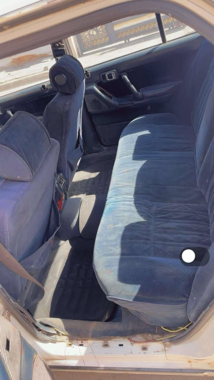 السلام عليكم
سيدان موديل 90 
كير محرك بطه 
صدر جديد 
تخم تاير خط ابيض
رقم بغداد بسمي تحويل ثاني يوم 
ثلاثه قطع صبغ 
باتري جديد  
سعر 55 بيها مجال 
مكاني بغداد البياع حي التراث 
رقم الهاتف واتساب فقط ***********
