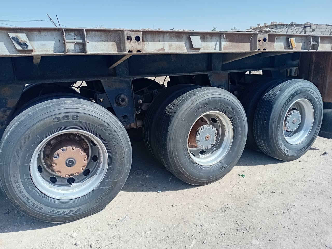 عربانه للبيع جاهزه للعمل مكفوله كفاله عامه حداديه الطول ١٢ونص مكان بغداد الفظيليه(***********)(***********)
