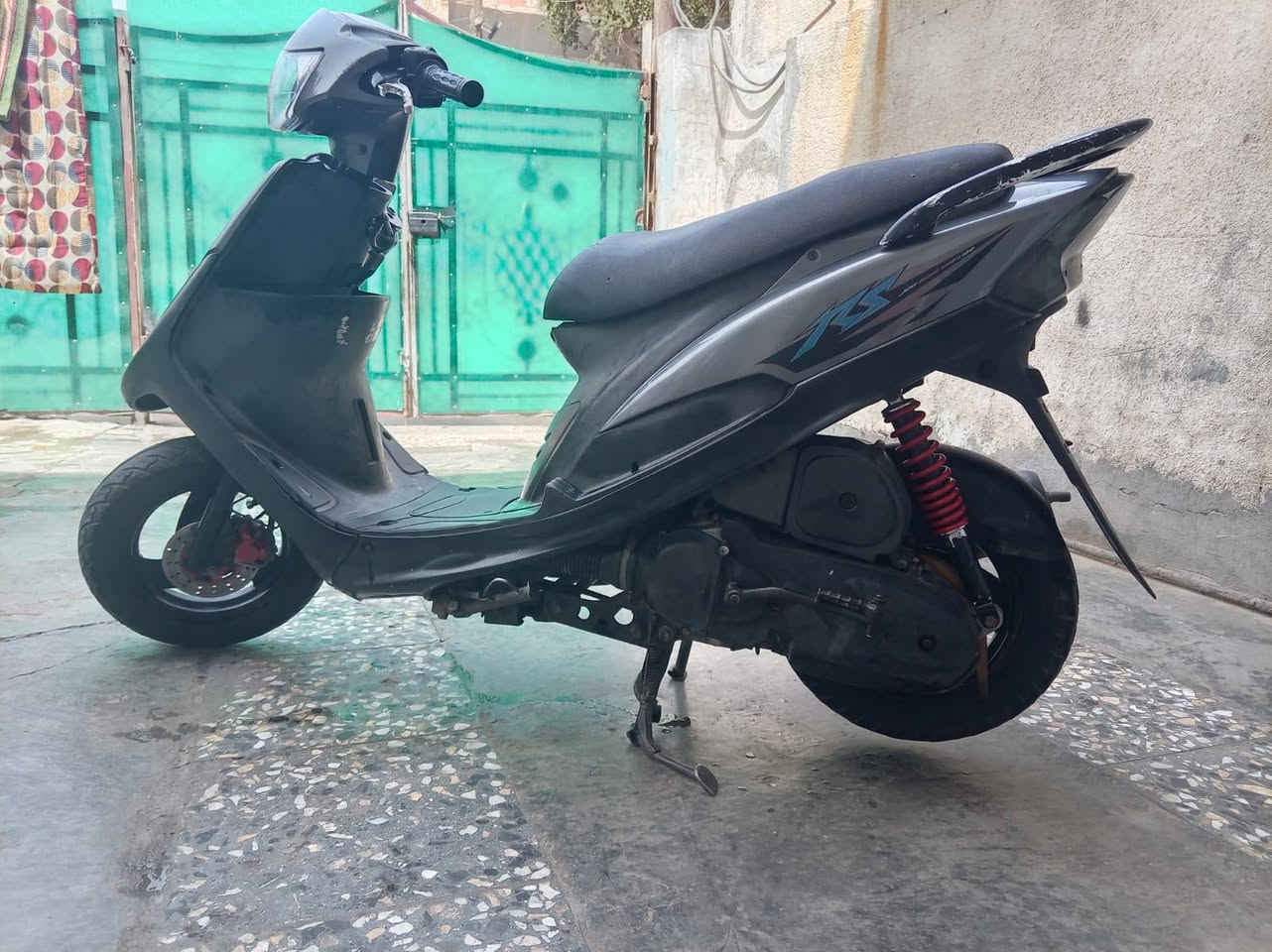ماكس عدله مكفوله كفاله عامه دراجه صار شهر من نازله من الرمبه مستعجل على بيعتها السعر 850وبيها مجال عنواني بغداد المعالف الرقم ***********للتواصل واتساب
