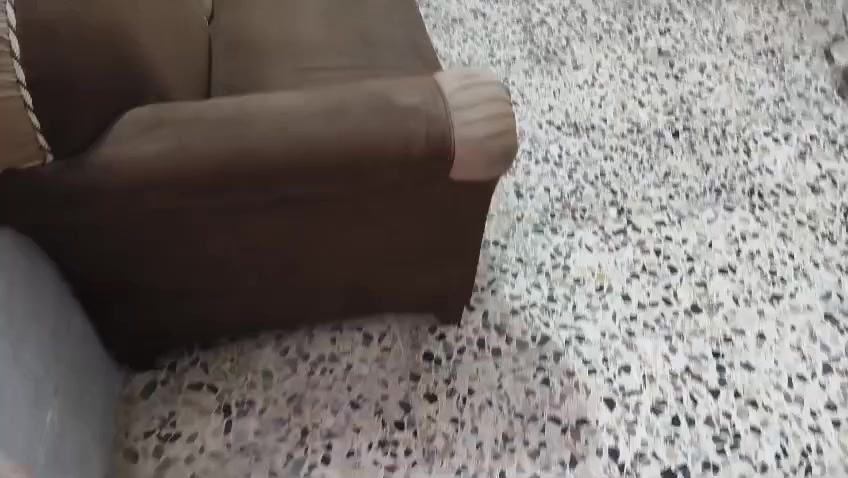 السلام عليكم تخم تزكام للبيع نضيف كلش ***********
