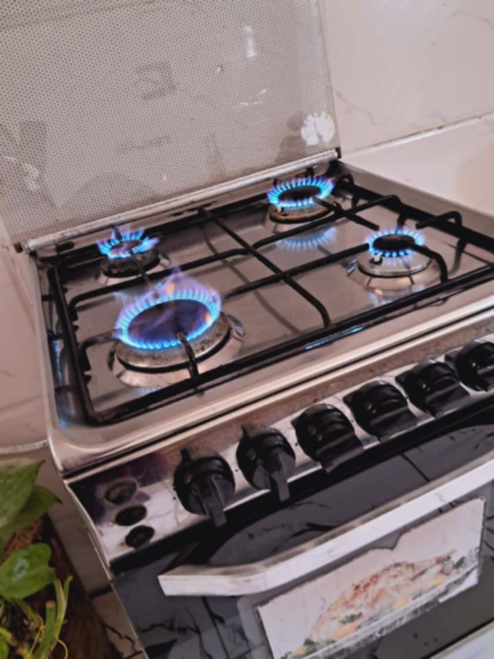 ثلاجة حجم ٢٨ ب٣٠٠ 
طباخ فريش مصري جديد ١٧٥ بي مجال بلعبيدي


**إذا كنت صاحب هذا الإعلان وتريد حذفه لأي سبب، رجاءا أرسل رسالة إلى الدعم الفني**