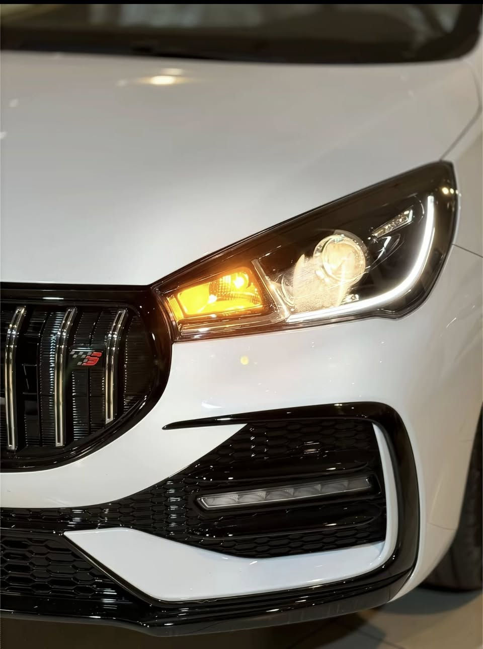 السلام عليكم
🚗 للبيع شيري أريزو 5 – موديل 2025
رقم بغداد تحويل مباشر
السيارة لون أبيض، زيرو🌟
🔹 الموديل: 2025
🔹 اللون: أبيض
✨ المواصفات:
✔️ تكييف بارد
✔️ شاشة لمس
✔️ بلوتوث + USB
✔️ زجاج ومرايات كهرباء
✔️ ABS
✔️ وسائد هوائية
✔️ قفل مركزي

🛡 بيه ضمان 6 سنوات من الوكالة
🚘 

💰 السعر: ………115قفل
📍 الموقع: ………كوت الخاجيه
📞 للاتصال: ………***********
