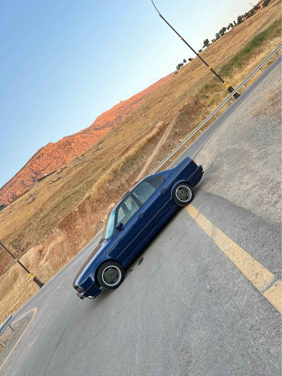 سه ره تا به ناوي خوا 
bmw مؤديل 1995
ئارم پلاستيك به شه رتي ئارم و ئه وليات
بيلاد. 525تؤماتيك
فول فول مواسه فات
سلايت
ته بريد
كوشن هيتر
ده بل ئيرباگ
ناو كرئمي لؤك
په رده بيلاد
ناو فؤرميكا
هه مووگياني له سه ر ده قي شه ريكه 
بئ لئدران
گئروو مه كينه و كاره باي هه مووي به شه ر
ته بريد به شه رت به س كؤمپرسه ري بخه سه ر هه مووشتي مه زبوته
ئارم و ئه وليات به شه رت
سه ياره كه چال نه شوختي نيه رووبه روو زؤر جوانتره 
سعري ٥٠معامه له 
گؤرينه وه ش ده كه م به شتئك به دلم بي ژماره *********** أربيل, العراق
