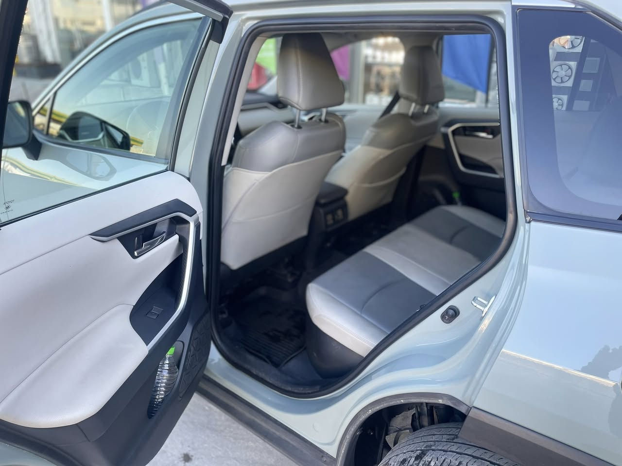 سلام عليكم
رافور 2022 هايبرد
xle 
السياره فول مواصفات 
رادار امامي
رادارات محيطيه 
كروز سرعه تفاعلي 
محافظه على المسار 
صندوك كهرباء 
ويل كب 
فتحه
كشنات كهرباء
كشنات جلد 
شاشه كار بلي 
تدفئه كشنات 
تدفئه ستيرن 
ماشيه 69 الف
رقم بغداد 
السياره بدون صبغ  بدون ايرباك بدون تبديل قطعه فقط بارد والباقي كفاله عامه 
***********
السعر 235$
