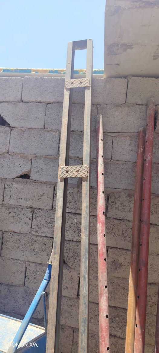 لسلام عليكم ونج كهربائي ايطالي للبيع مع عرباين درجه أولى تزكام مع سلك واير 30متر سيار لتواصل ***********
