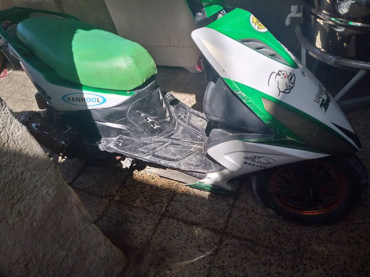 اريدها مراوس موبايل دراجه شغاله نظيفه مكان الشطره رقم الهاتف او راس الماسنجر واللي عنده اي شيء مراوس عادي نتراوس ***********
