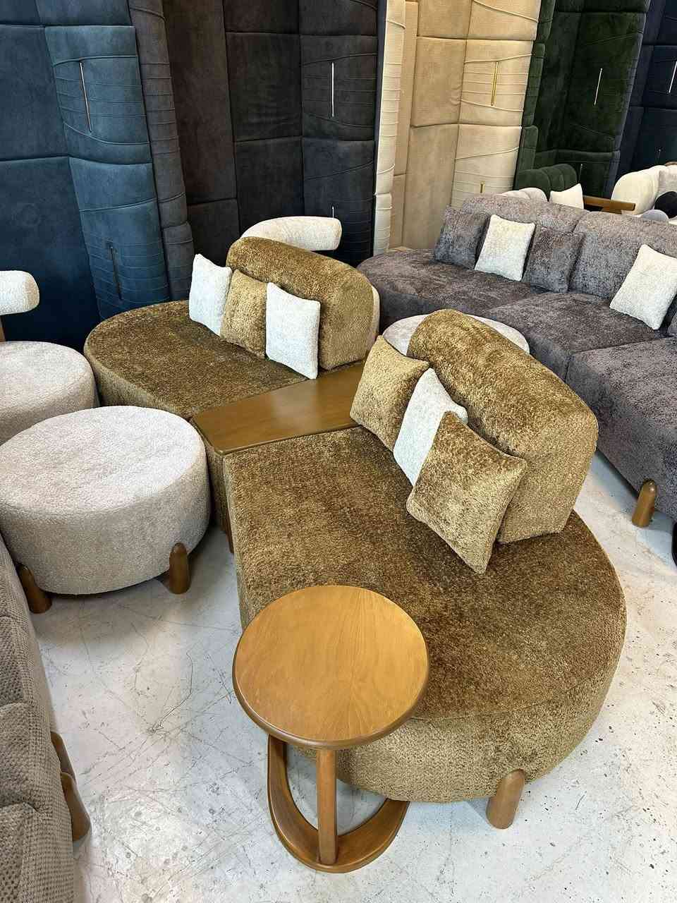 اي موديل حبيتو؟ 
تكدرون تحجزون عن طريق الواتساب 077 60 60 90 60
