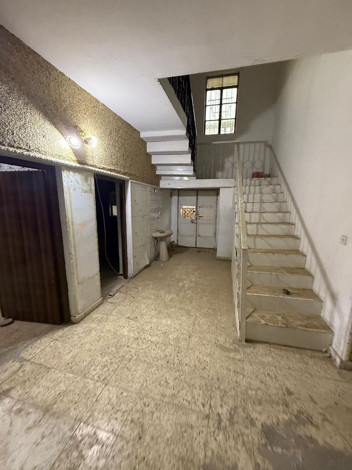 #للايجار في السيديه
🌐بيت مساحه 300  متر طابق واحد 
💠غرفتين نوم 
💠صاله
💠مطبخ 
💠وخدمات عدد ٢
💵 بدل الايجار 800 الف

📍موقع مميز بشارع النخل

⚜️للاستفسار ولتواصل ↘️↘️
***********
