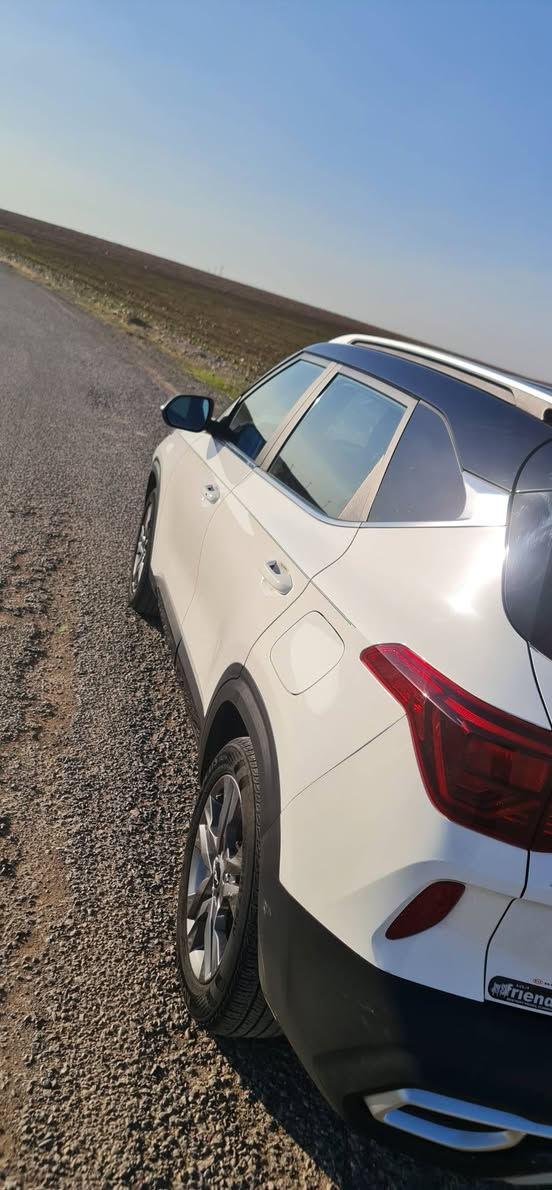 كيا سيليتوس ٢٠٢٣ امريكي 
محرك الفين المرغوب مايصرف بانزين 
ضررها شبر جاملغ الخلفي وربع بالصندوق
ايرباكات كلها سليمه 
لون ابيض صقف بلادي اسود
بصمه وتشغيل عن بعد
ثلاث أنظمة قياده نورمال سبورت سمارت 
كير عادي و واتو 
مانع انزلاق
كشن نص جلد نص قماش
رادار أمامي وخلفي والمرايا
تحكمات ستيرن وتحديد سرعه
قياده ذاتيه 
ريتايدر
طخم تايرات جديد 
سياره باسمي 
شرط التحويل 
مكان السياره اربيل 
سعر ١٨٥ ورقه
*********** / *********** أربيل, العراق
