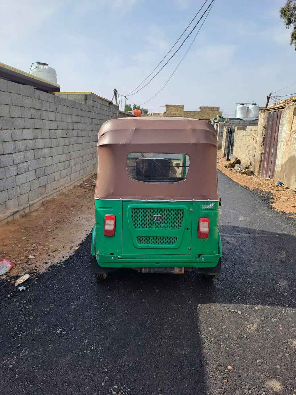 السلام عليكم شباب للبيع  تكتك موديل 22 شهر11 جاهزه من وراق المصطفى مكان بغداد كلش سعره6500 رقمي ***********
