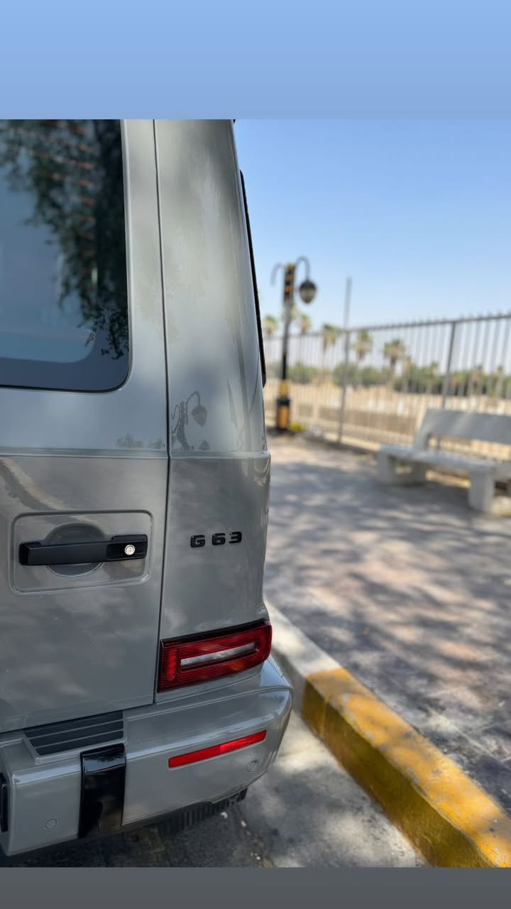 ‏2022  63 Mercedes-Benz G-Class 
جي بيع او مراوس سمنتي 2022 فئه 63  الماني 
ضمان دولي  بصمتين مغلفه PPF رقم بغداد 
كفاله عامه من كلشي فول مواصفات 🩵

المواصفات 1/1 
بصمه 
سلايد 
جلد 
كراسي كهرباء
كراسي مساج 
رادار حساسات 
عدد كامرات 5 
عداد المشي 26mi 
الى اخر معروفه مواصفات G
--------------------------------------
موقع السياره بغداد كفاله عامه من كلشي وبيها سونار 
مغلفه PPF ضمان وجديده جدا رقم بغداد الجناي فقط
الرقم : ***********
