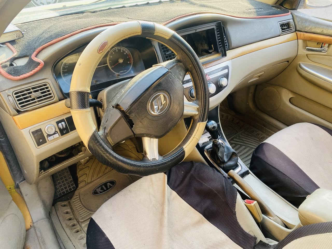 سلام عليكم ليفان 620
محرك كورلا محور كير شرط 
رقم بغداد 
شرط التحويل ول وكاله
هيئة 200
غرامات مصفر 
السعر 32وبيه مجال قليل

***********
