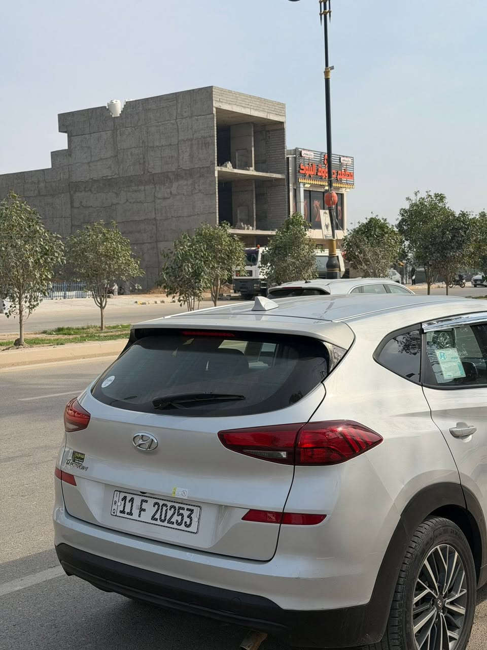 يا الله السلام عليكم من رخصه الادمن المحترم هونداي توكسان 2019 رقم بغداد تحويل مباشر بيه صبغ بس البنيد 
شاشه 
كامره 
ويل خليجي 
رادار 
مكينه 2000 جي دي اي 
ماشيه 90 الف 
السعر 165وبيه مجال 
العنوان ديالى تقاطع القدس 
***********
