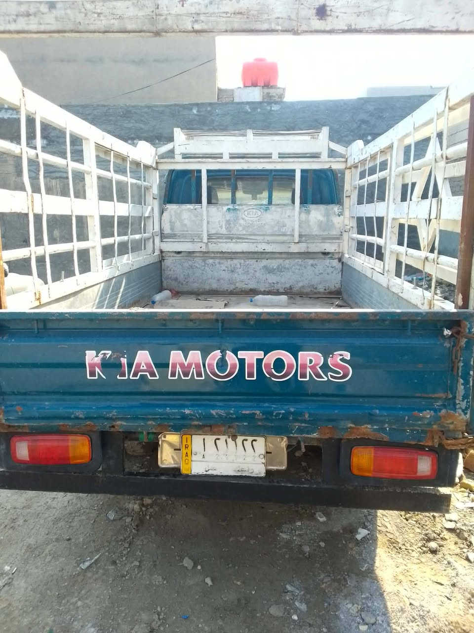 السلام عليكم عندي كيا ام عيون موديل 2001 سياره جاهزه من كل شيء كير ومحرك وشاصي رقمها واسط عنوان باب الحله شارع الطهمازيه رقم الموبايل *********** هذا رقم ***********سعر السياره 68 وبيها مجال
