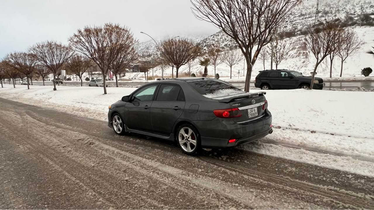 كورولا ٢٠١١
مواصفات S
٤ قتعه سبخ بئ داخلى بئ په ره شوت 
گئر مكينه شه رت تايره جديد شغاله
رقم جديد سنوى يا خلاس بوى
٣ ورقه غرامه يل سه ر تحويل شه رت 
سعر ١١٢
*********** دهوك, العراق
