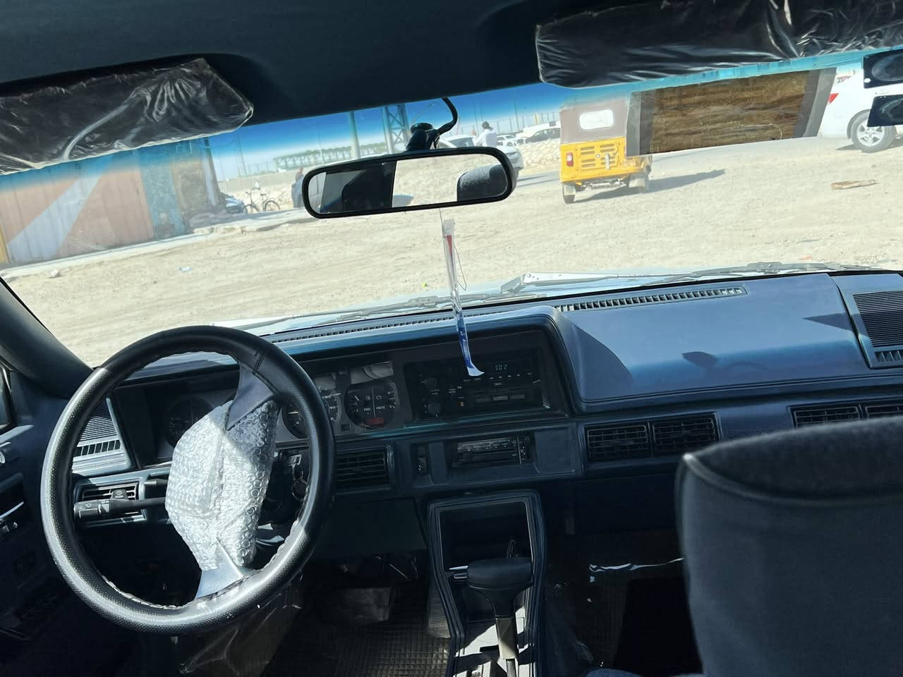 سيارة اولدز موبيل على وضع الشركة سبير ما نازل موديل ١٩٩٠ رقم بغداد الدولي الجديد السنوية لغاية ٢٠٢٩السيارة باسمي تحويل ثاني يوم هزة جديدة مصبوغة عام للجمالية مكفولة من الضربة والبارد شرط تبريد ثلج وتدفئة كلشي بيهة شغال مكينة وكير البلاديات تخم تاير جديد كلشي بيهة موجود من غراض الشركة حتة السويج الاحتياط السعر ٩٠ ورقة وبيهة مجال بسيط مكانهة بابل الاسكندرية للاستفسار على الرقم ***********
