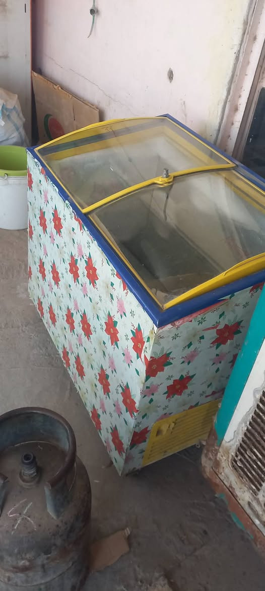 السلام عليكم
عارضات للبيع سعر الواحد ٢٥٠ وبي مجال


**إذا كنت صاحب هذا الإعلان وتريد حذفه لأي سبب، رجاءا أرسل رسالة إلى الدعم الفني**