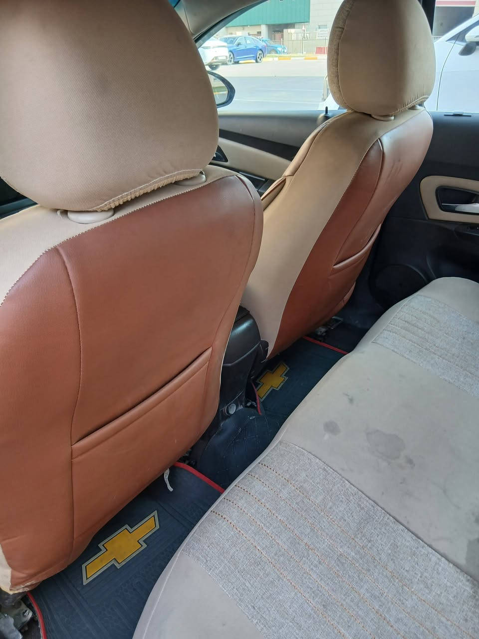 سلام عليكم من رخصت الادمن شوفر كروز12 امريكي سياره خير من الله  بيه جاملغ يسره خلفي عكس سائق سياره كامله مكمله ابيعلك صبغ حزام لباقي سيارة نضيفه بيها طخه بسيطه باب وره سايق
السيارة . 
تيربو ١٤٠٠  المرغوب آنسه صرف بانزين 
فتحه سلايت بصمه السيارة والبوب والصندوق 
بيه تحكم استيرن 
سياره مسويله ادامه بلكات نوزلات جدد 
تبريد ثلج خير من الله 
تدفئ شغاله سياره مال نوظف يروح بيه عل كد الدوام ويرجع 
سنويته لل٢٧ 
السعر ٧٣.    ***********
مكاني بسماية بغداد داخل المجمع
