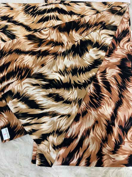 F جديد   🔥🔥🔥  موديلات نار   
- [ ] 👍 اجمل الوان الكشمير الايطالي  شمالي فول قطن     درجه اولى 🪬
- [ ]                                            / مترين اونص اوبيه زايد / 

- [ ]            🔥🔥🔥🔥🔥🔥🔥🔥🔥.  
- [ ] ‏‎.      
- [ ] . سعر القطعه  (   5    )  مفرد  🙂  (   4:5   )  جمله

              (.   مفرد خمسه // جمله اربعه اونص    ). 

- [ ] توصيل موجود الكول محافضاتنه العزيزه خلال يوم واحد  🚀 
 
- [ ] (((( توصيل بغداد خمسة محافضات 5 )))) 🚚🚚
- [ ] . 
- [ ]   شرط اذا مو نفس  الموديل  ولون لا تستلمون الطلب 
- [ ]  . للطلب و الأستفسار مراسلة الصفحة أو الإتصال 📞
- [ ] ‏. *********** / ‭0781 014 4107‬ / ***********           🎫 وتساب موجود 

- [ ] ملاحظة لسرعة الحجز المراسله وتساب 📞📞
  
- [ ] . تكملت النقشات داخل التعليقات  🫶

 او زورونا في بغداد/ شورجه/  
فرع 1  / شارع الرشيد سوق العريض 
فرع 2  / سوق التجار/ قرب خان دله  
 فرع 3 /  بغداد الامين الثانيه نواب الضباط 
فرع  4  /  واسط عزيزيه 
فرع  5  / اربيل شقلاوه سوق شقلاوه الكبير 

- [ ]      . أقمشةً فۣۗـۙهۣۗہدُ آلَقۣۗـۙرهۣۗہ غۣۗـۙلَيۣۗہ جديد   🔥🔥 

❤️❤️❤️❤️
