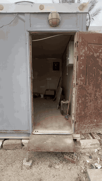 كرفان للبيع 
السعر ٢ ونص مليون 
المكان النجف 
***********
١٢*٣.٥
