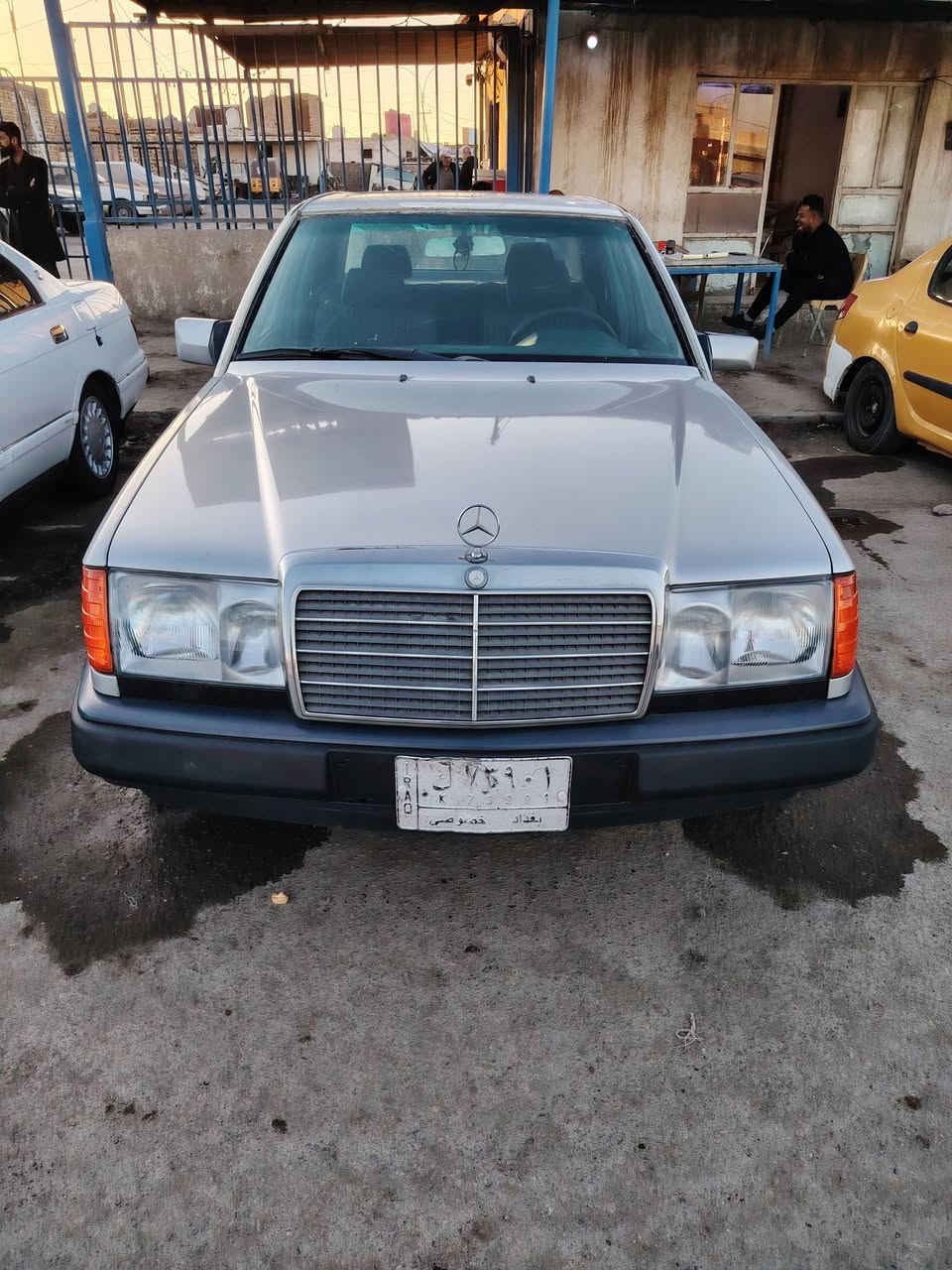 سلام مارسيدس دب موديل 92 للبيع محرك 3000 رقم بغداد سنويه نافذه  مكان ميسان العماره للاستفسار *********** رقم
