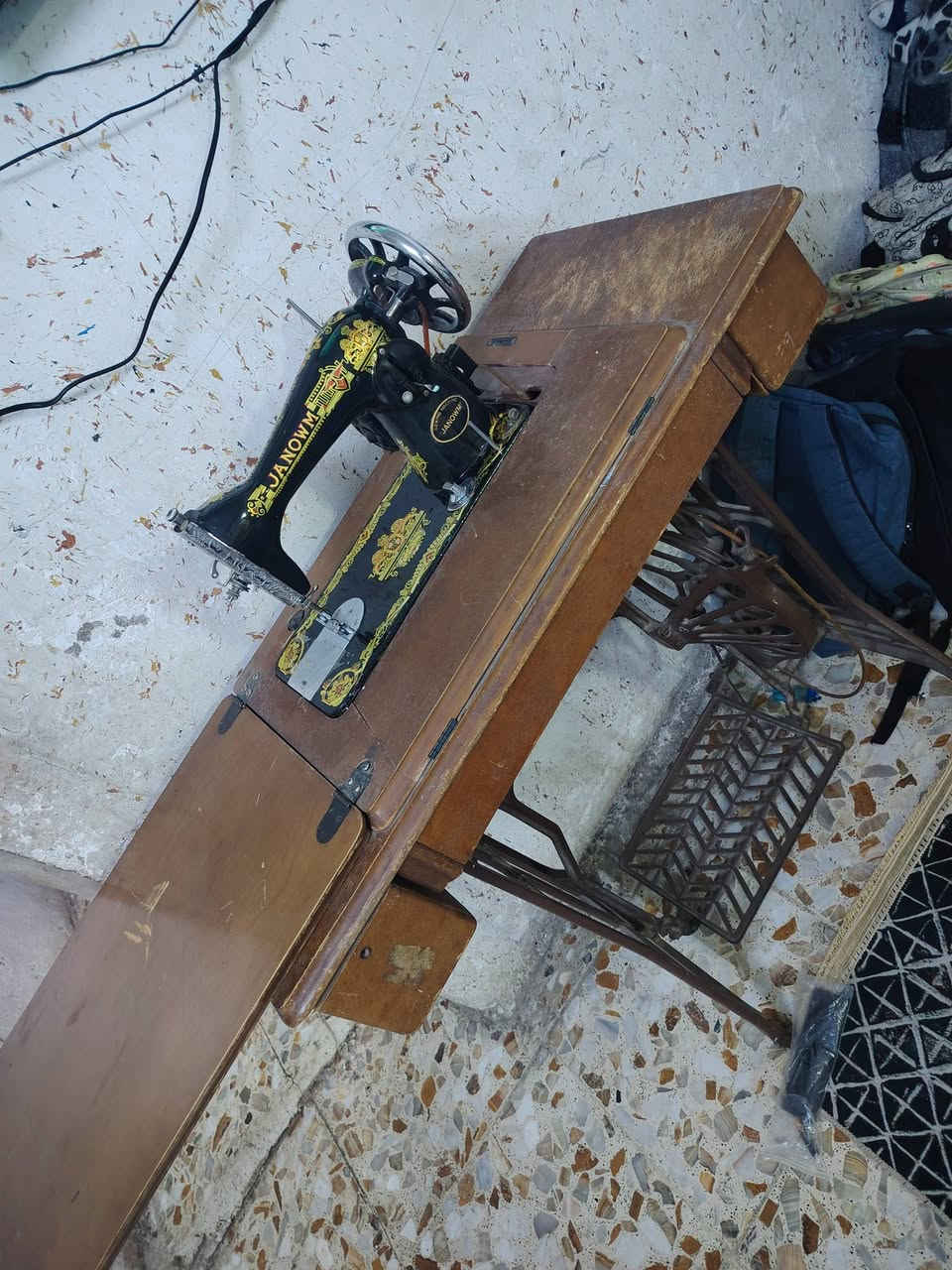 للبيع مكينه خياط من القديمات
نضيفه كلش
مكاني بغداد المدينة
سعر 130


**إذا كنت صاحب هذا الإعلان وتريد حذفه لأي سبب، رجاءا أرسل رسالة إلى الدعم الفني**