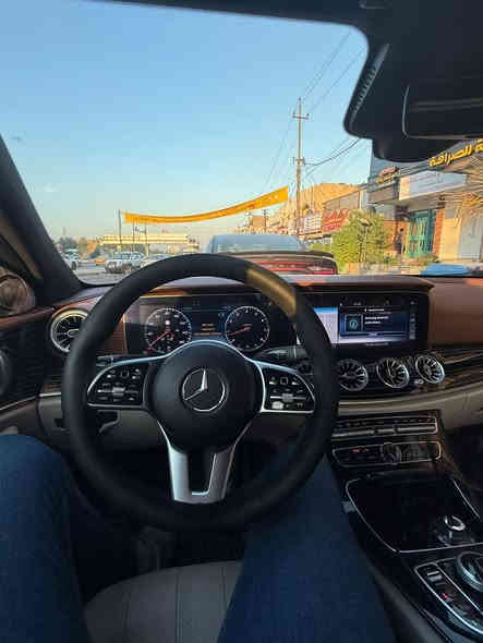 تعتبر من القليلات بهذا الحجم 

مارسيدس بنز EClas450 

موديل ٢٠١٩

فئه E450 يعني الماكو منها كلش قليلات فول مواصفات

محركها ٣٠٠٠ توين تيربو يعني دبل اكزوز

حادثها امامي بس بنيد مصبوغ مالتها بلادي

مواصفاتها هواي و معروفه حكتب كم وحدة لان كلش هواي بيها مواصفات

رادار امامي و خلفي بيها

حساسات كامرات ٣٦٠ درجة 

سلايت

مقاعد جلد اوف وايت دشبول جوزي جاي بلادي مالتها خشب صاج اسود 

ويلات عليها مال S سعرها فوك ال٧٥٠$ بالميت 

بصمه 

شاشة كاملة داخليه دجتل

مري شفط و قلاب و نقطه عمياء 

بيها نظام توقف ذاتي 

سيارة تطبك من وحدها بس ادوس دكمه اوتو بارك

جنطه كهرباء 

سستم سماعات يخبل مالتها 

لايتاتها LED

كشنات تدفئه

بالداخله بيها انارة داخليه و الوان متعدده 

كروس سرعه 

و تحديد مسار 

قيادة ذاتيه

مواصفاته جدا كثيره 

وهاي مختصر من المواصفات

مكان السياره بغداد وهي رقم بغداد

تحويل مباشر 

سياره حاهزه بدون اي نقوصات

السعر ب335$ ورقه وبيه مجال بسيط

واعتقد سعره جدا مناسب

واي استفسار اني حاضر

***********

***********

( محمد الصعب )
