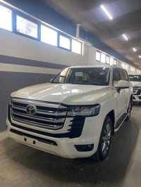 لاندكروزر GXR HIGH موديل 2026 للبيع للاستفسار يرجى الاتصال على الرقم: ...