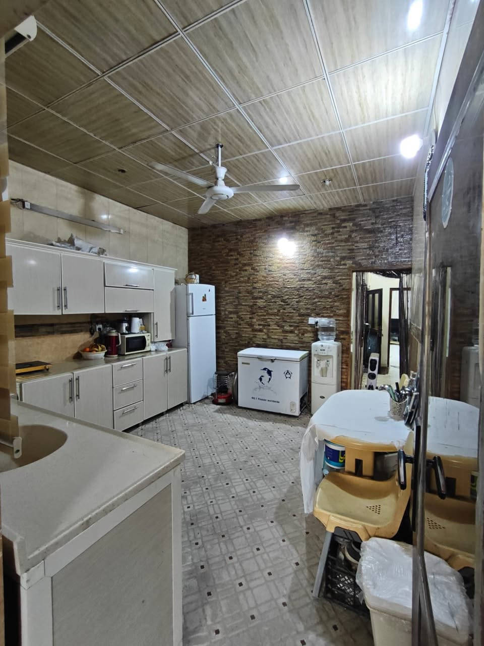 🏘🏘بيت للبيع / ديالى خانقين / رابرين على شارع العام قرب صورة الشهيد حسين منصور 
مساحة 200 متر واجهة 10 والنزال 20 
طابق واحد 
2 غرفة نوم واستقبال وصالة داخلية ومطبخ ومجمع صحيات وبيتونة وحديقة وكراج سيارة 

السعر / 68 مليون بي مجال بسيط 

للأستفسار اكثر اتصال بالارقام فقط 
***********
***********
مكتب فريا موفق للعقار
