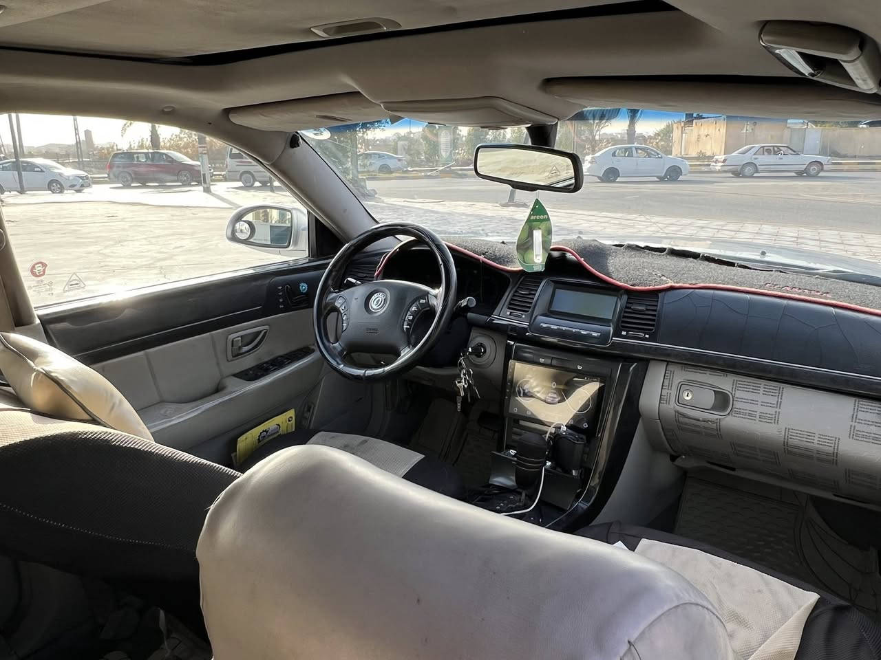 للبيع كيا اوبرس 2009فول خليجي عده البصمة
مكينة 6سلندر فتحه وكشنات جلد وكهرباء وشاشه وحساس خلفي امامي
 شادله منضومه زنون جديده والتبريد مالته شغال. وجاهز ستوني مسوي السياره جاهزه بدون نقص ابد  ومكفولة كفاله عامة بدون صبغ سعرها99 ورقه وبيه مجال بسيط
***********
مكانه نجف
