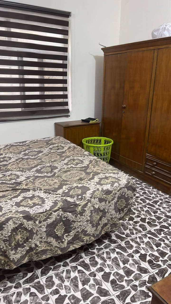 غرفه  صاج بحاله جيده جدا للبيع في الدوره وكنتور ٦ أبواب هاتف ***********
