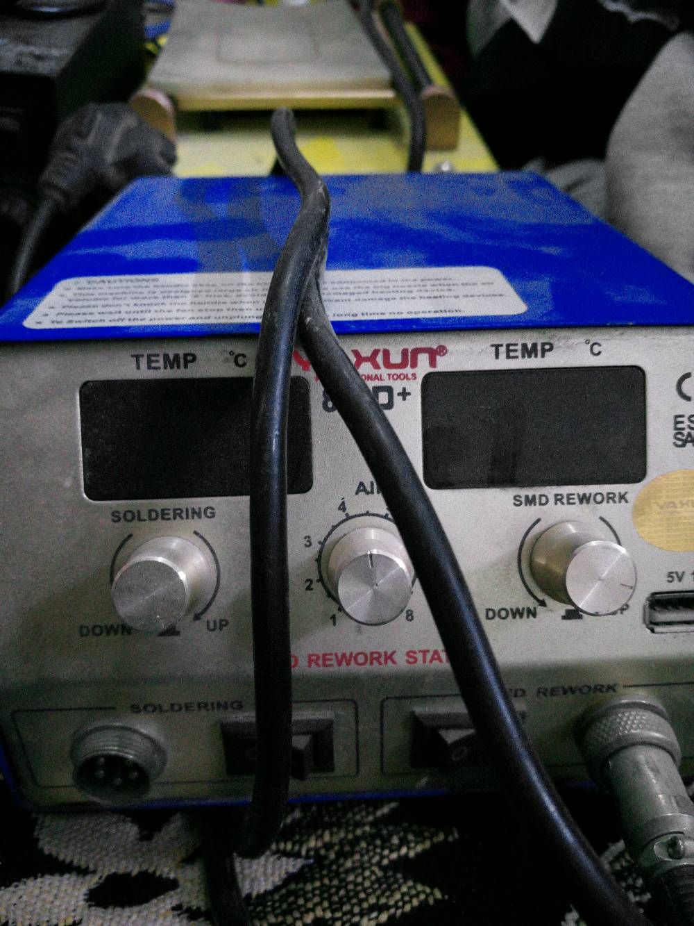 شفرات+قالعات +ادات فك شاشة عدد 20
قلم تكسير ظهر ايفون عدد 1
تيستر شحن عدد 2 اصلي
سيت شفرة اصلي عدد 8
حافظة درنفيس عدد 1
امونيا عدد 2 مامفتوحات دبتين 
منهضة بطاريات ايفون +كلكسي
دريل تنضيف عدد 1
ماسكة هاتف محمول عدد 1
منكنة عدد 1
صولدر سائل +سيم+فليكس علبتين
كفوف صيانة
كارت كشف ظهر الايفون المستبدل
شريط عازل حرارة عدد3
خانة موبايلات عدد 1
هيدكان +كاوية متصل عدد2
قالعة شاشات عدد 1
شسوار فتح حراري عدد1
بادة صيانة عدد 2

السعر 350 وبيهن مجال للاستفسار 
***********