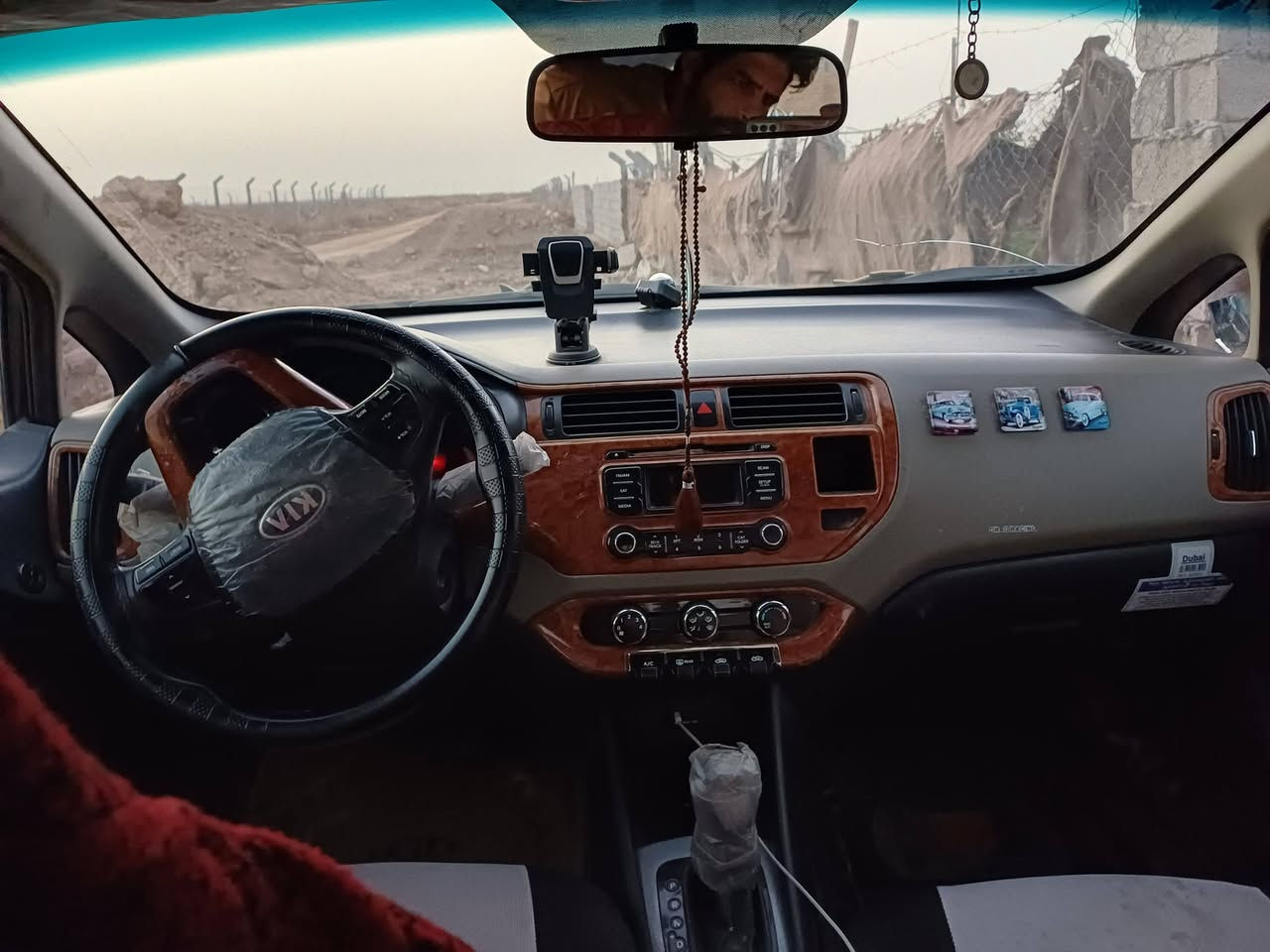 كيا ريو موديل 2014
وارد امريكي ضربته جاملغ الخلفي
السعر 78 وبيه مجال مكاني حي اور
***********
