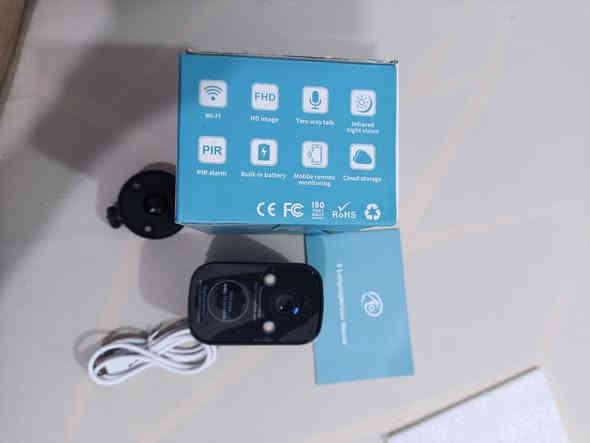 السلام عليكم كامرات مراقبه بهاذا الشكل عندي منهن ٤
السعر ب١٠٠ الف للاتصال*********** يوجد توصيل
