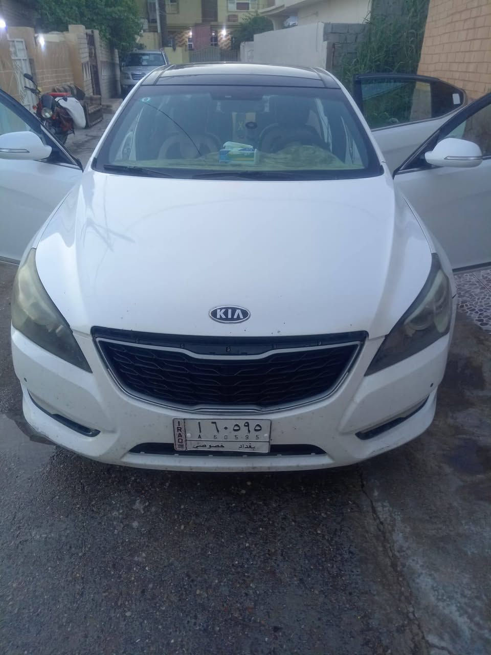 ‏كادنزه 12خليجي فول مواصفات 3600
‏بيها 3قطعة باب السايق وباب الخلفي والجامرلغ يعني بل صفحه وبدو اي دواخل جاهزه من كلشي بيع او مراوس حسب القناعه السعر115وبيها مجال ***********
