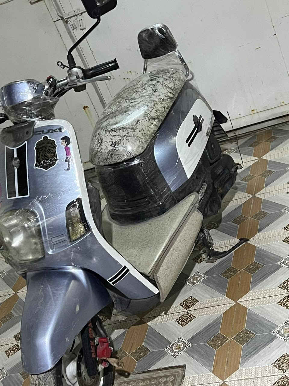 سلام عليكم دراجه بوليس نضيفه مامفتوحه كله بلاد كابريتر بلاد سلف بلاد شعندك مراوس بي تايكر نزل ***********
