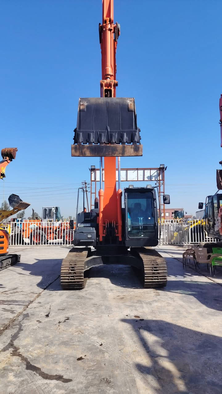 اللبع حفاره بي 5 حجم 200.
***********
***********
