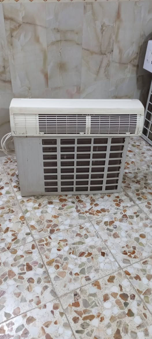 سلام عليكم سبلت واحد طن شرط الشغل والتبريد غاز مقفول الجي السعر 180 وبي مجال قليل عنوان حي الزهراء شارع المدارس اي استفسار خاص او أتصال *********** النجف, العراق
