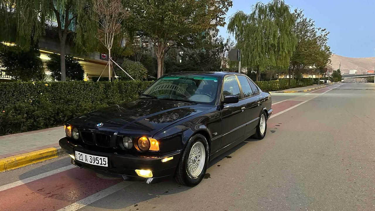 BMW e34 525iA 1995

سڵاو هاورێیان ئەم سەیارە بۆفڕۆشتن 525بیلاد تۆماتیک مۆدیلی 1995جە گێڕو مەکینەو کارەبایەتی بەشەرت ڕەنگی نیلی حام بۆیاخ بێلێدران چوارتایەو ویلی حەسیری لۆکی لە ژێرە

ABS کوشنجڵد تەلەفونی بیلادی دەبڵ ئێرباگ ناوفۆرمیکا چوارجام کارە با  

Mپێش گەورە دەحامی

سەنەوی ساڵێکی ماوە بەسەر چێت بەناوی خۆمە وەیە وەکالەو خرامە و هەمو شتێکی بە شەرتە 

شوێن سلێمانی
*********** السليمانية, العراق
