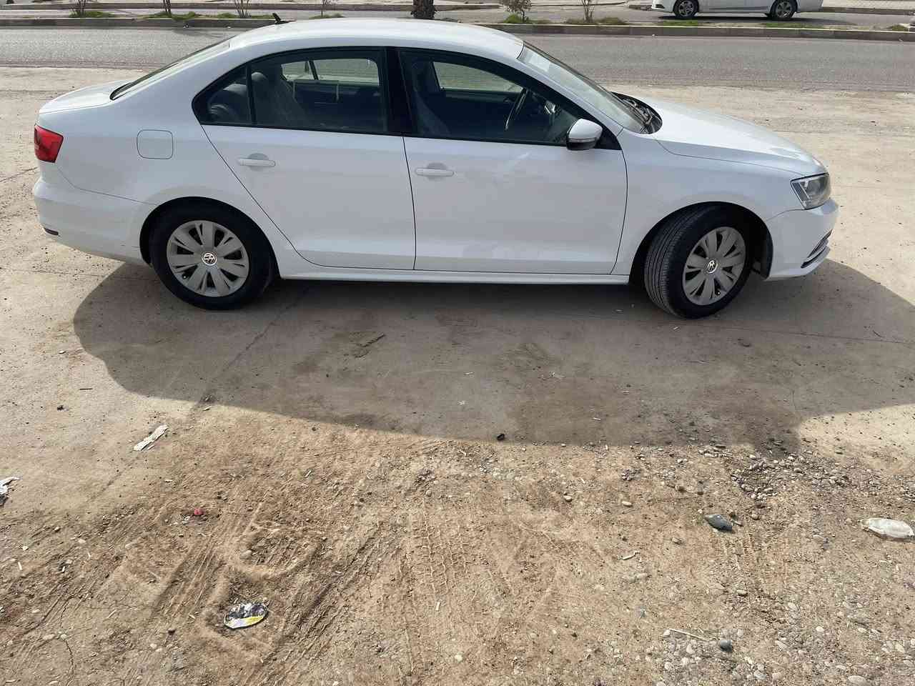 جیتا ٢٠١٥ خلیجی 
کلین بێ سبوغ 
مواصفات: شاشە ، کامێرا ، حساس 
گێڕ تۆماتیک 
١٣٢کم حقیقی ڕۆشتوە
٢ سویچی بیلادی لەگەڵە 
ژمارەی موبایل+واتسئاب ***********
