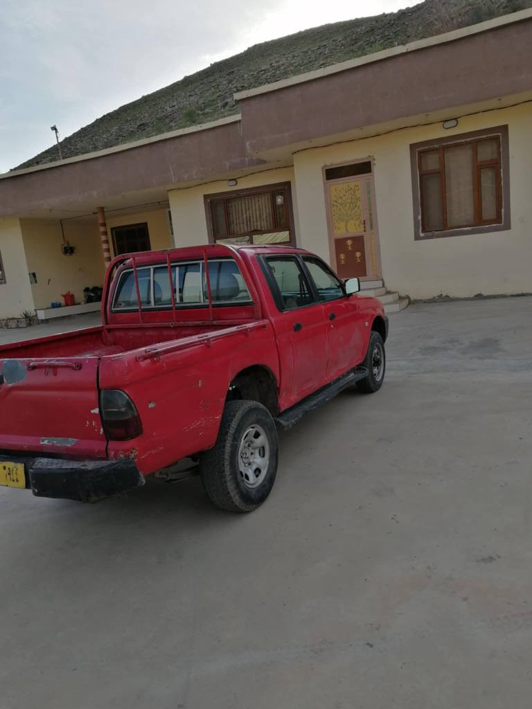 بەناوی خودا 
مستەربۆشی قەزافی مۆدێل2001 مەکینەی گازە دەبڵ ئەکسلە ئاڕمی پلاستیکی هەولێرە تەبرید و پاوەرە و ABSسە سەیارە تازە مەکینەی تەشفیت کراوە کامل بۆیاخە 
نرخی 45وەرەقەیە 
ژ.م ***********
***********
بەداوای لێبوردنەوە تەنها جوابی تەلەفون دەدەینەوە 
لەگەڵ ڕێزدا. السليمانية, العراق
