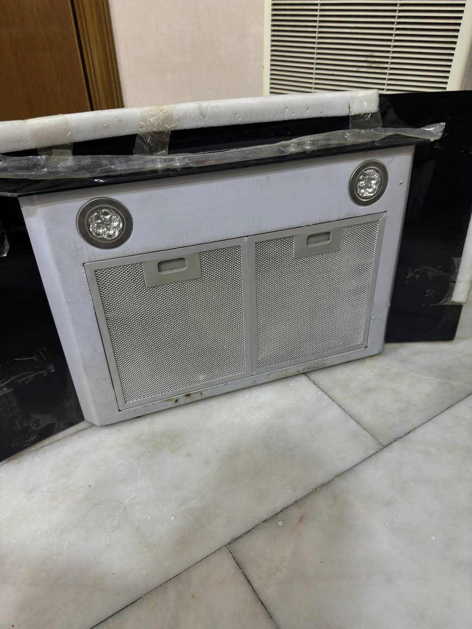 ساحبة  ( شافطة ) دهون مال مطابخ
جديدة ابداً ما مستخدمة ولا ثانية فقط طالعة من الكارتون 
شرط الفحص 

السعر : 130 الف وبيها مجال بسيط للشراي

المكان : كربلاء 

للاستفسار : ***********
