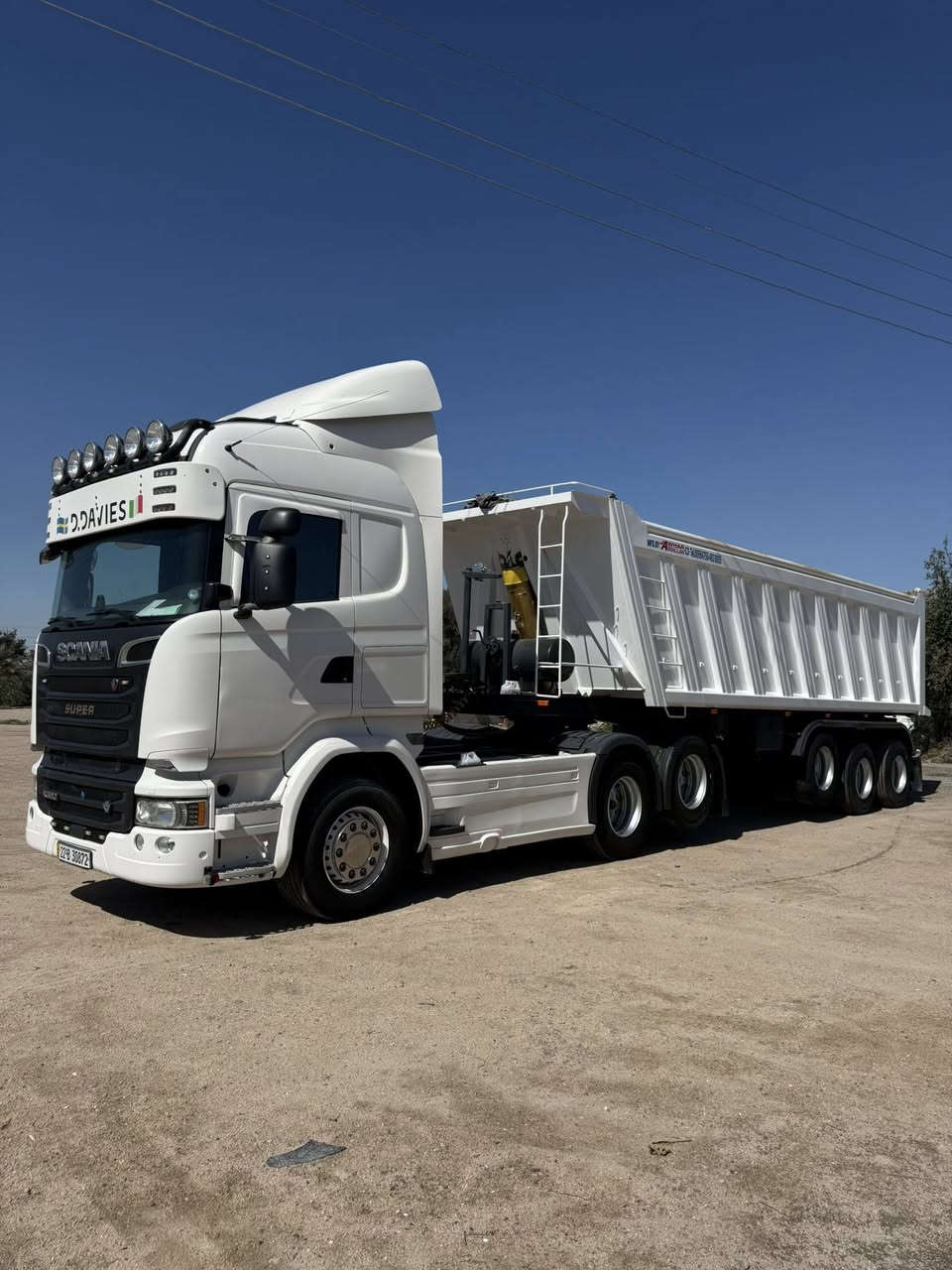 السلام عليكم سحاله للبيع مديل 2017 فول مواصفات محرك 520 رقم اربيل مربوطه راس وعربانه عربانه عبدالله جوهر2026 تخم تاير للستفسار $(***********)
