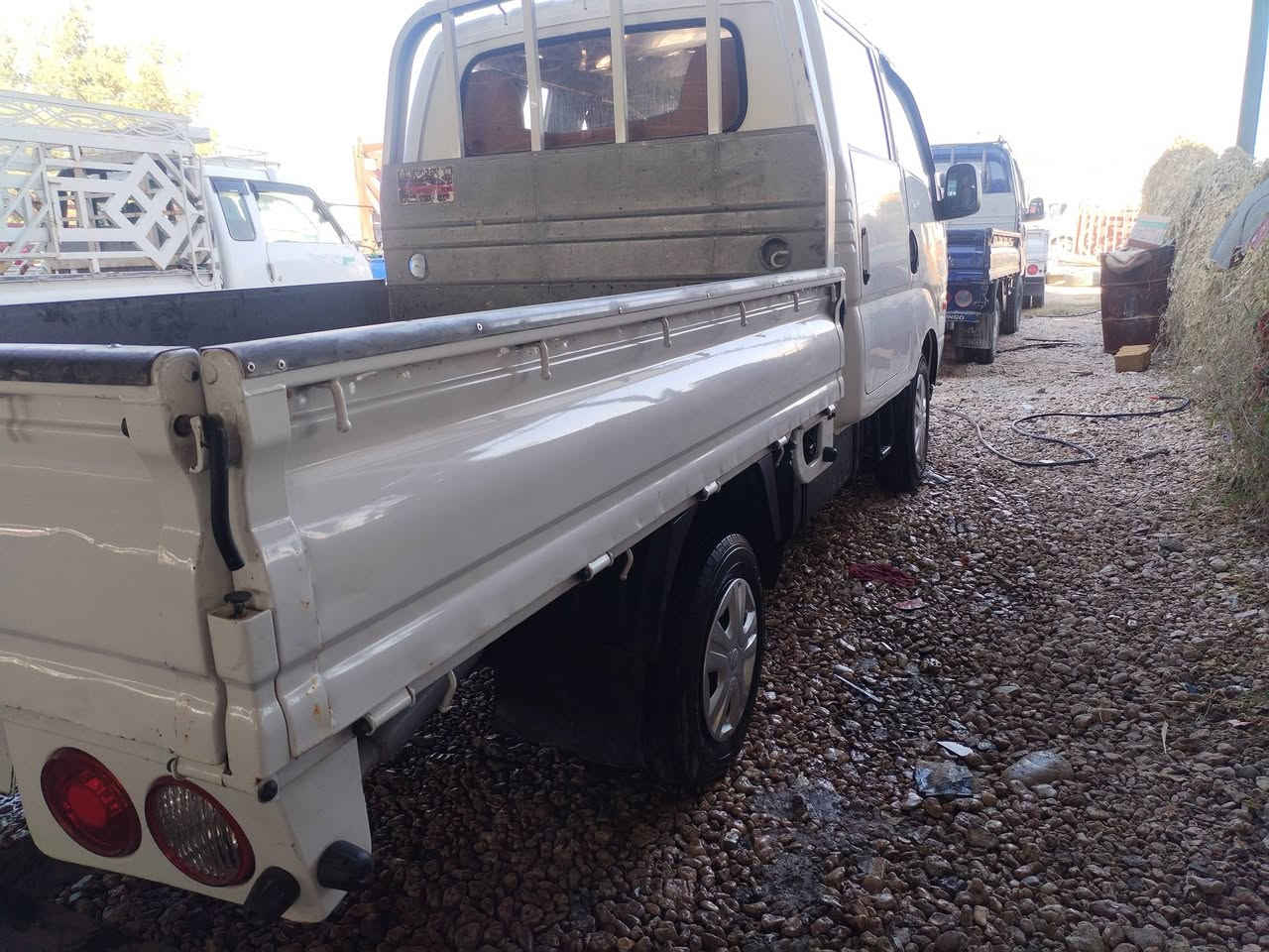 🚘 للبيع كيا دبل قمارة موديل 2008
📌 رقمها إنكليزي
📌 جاهزة سنوية لحد 31
📌 الكهربائيات كلها شغالة بدون أي مشكلة
📌 السيارة جاهزة للجناي وما تحتاج شي
🔧 ملاحظة بسيطة:
بيها صبغ بباب الصف السايق + الدوسات
💰 السعر: 105 
📩 للتواصل خاص أو اتصال
***********
